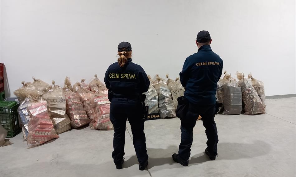 cigarety ve skladu CS